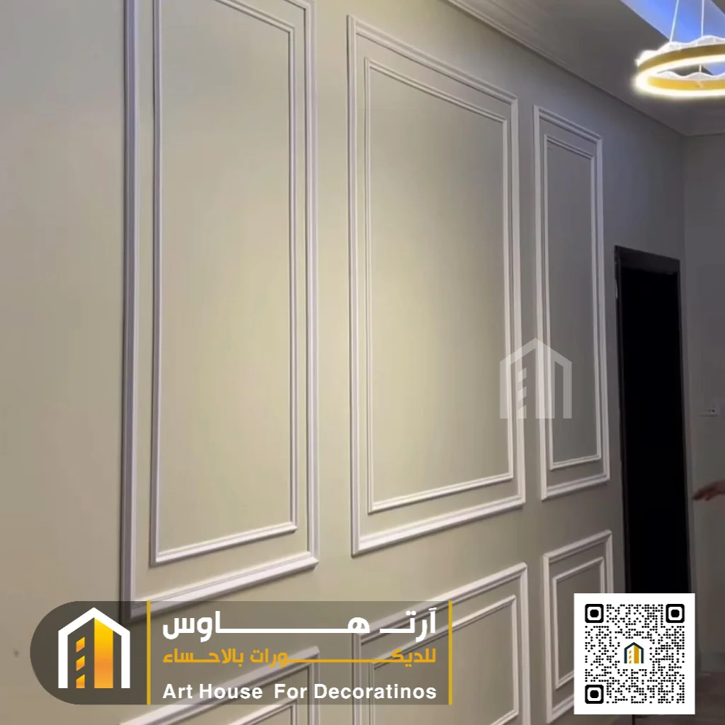 فني تركيب براويز فوم في الأحساء