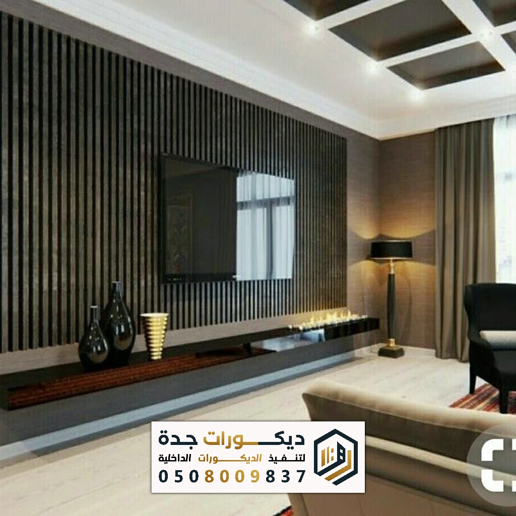 فني تركيب شبيه خشب بجدة